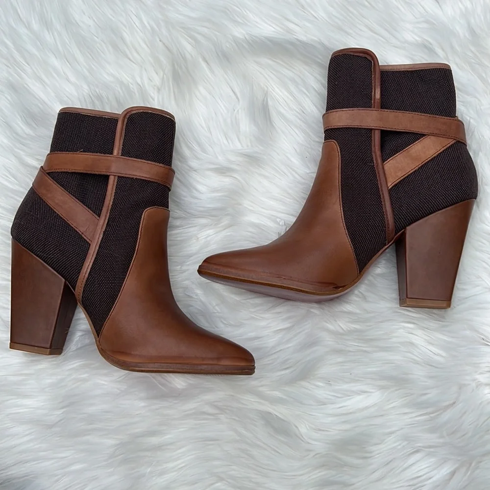 Paris Hilton leather bootie - Picture 2 of 10